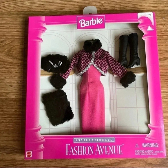 Barbie Other - Mattel 1996 Fashion Avenue International WINTER Barbie Doll Outfit #15902 NEW